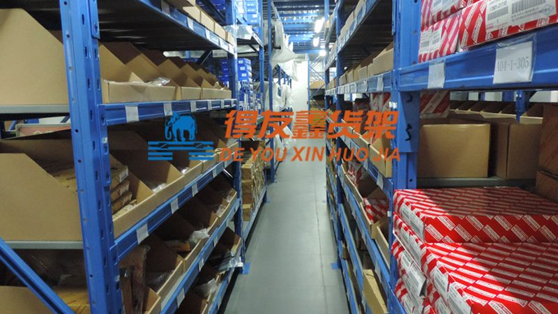 宝马大灯材质揭秘：安全与性能的完美结合